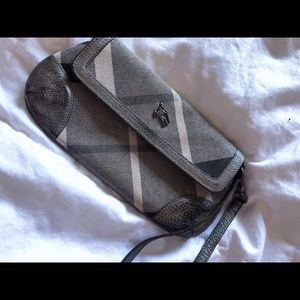 Burberry clutch